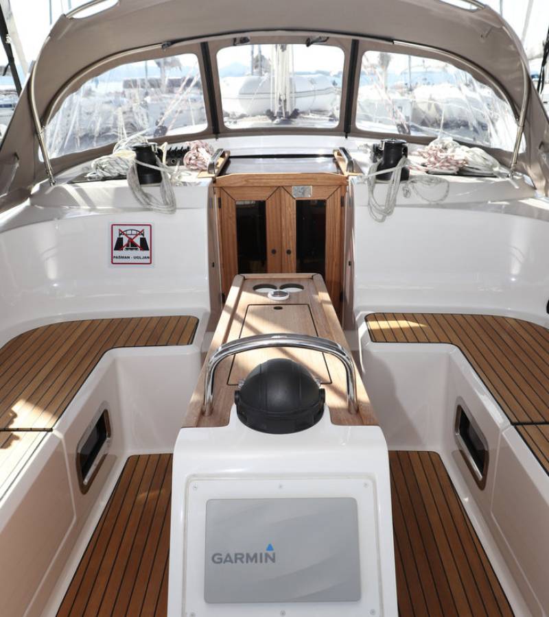 Bavaria Cruiser 46, Anett | Yacht Charter Croatia