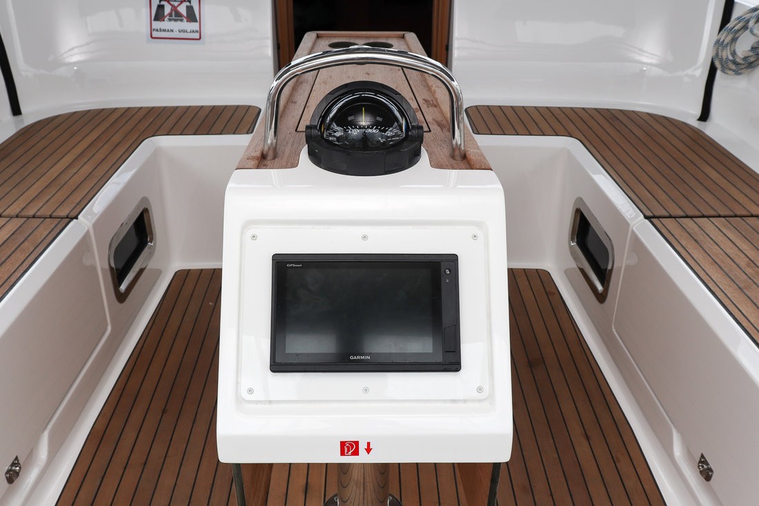 Bavaria Cruiser 46, Anett | Yacht Charter Croatia