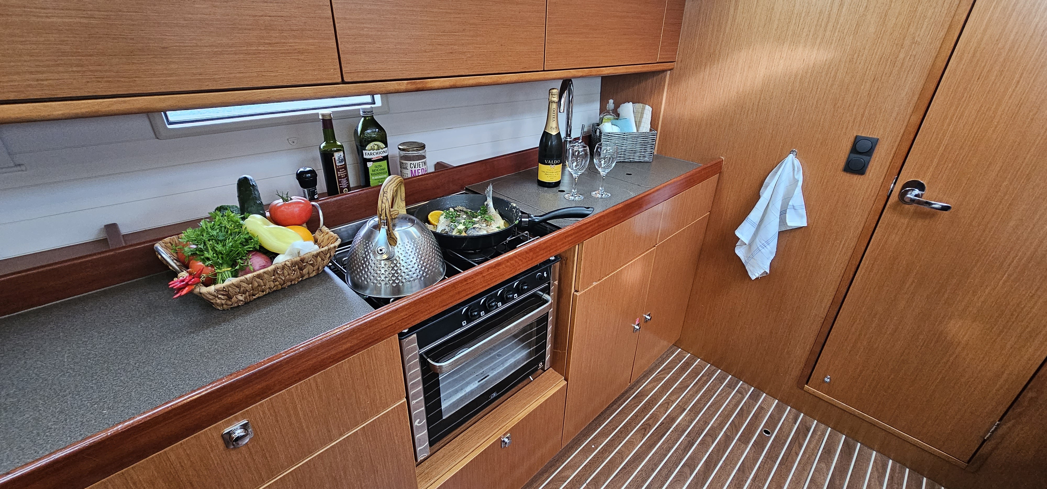 Bavaria Cruiser 46, Athene | Yacht Charter Croatia