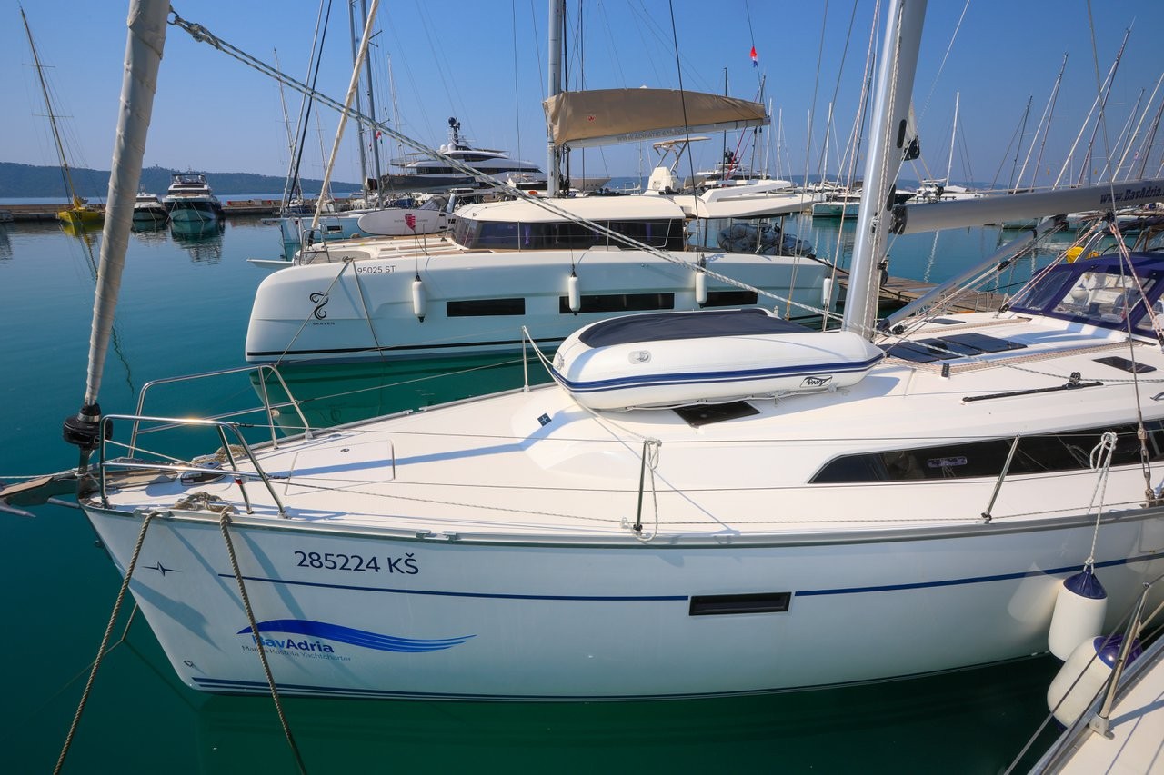 Bavaria Cruiser 46, Blaca | Yacht Charter Croatia