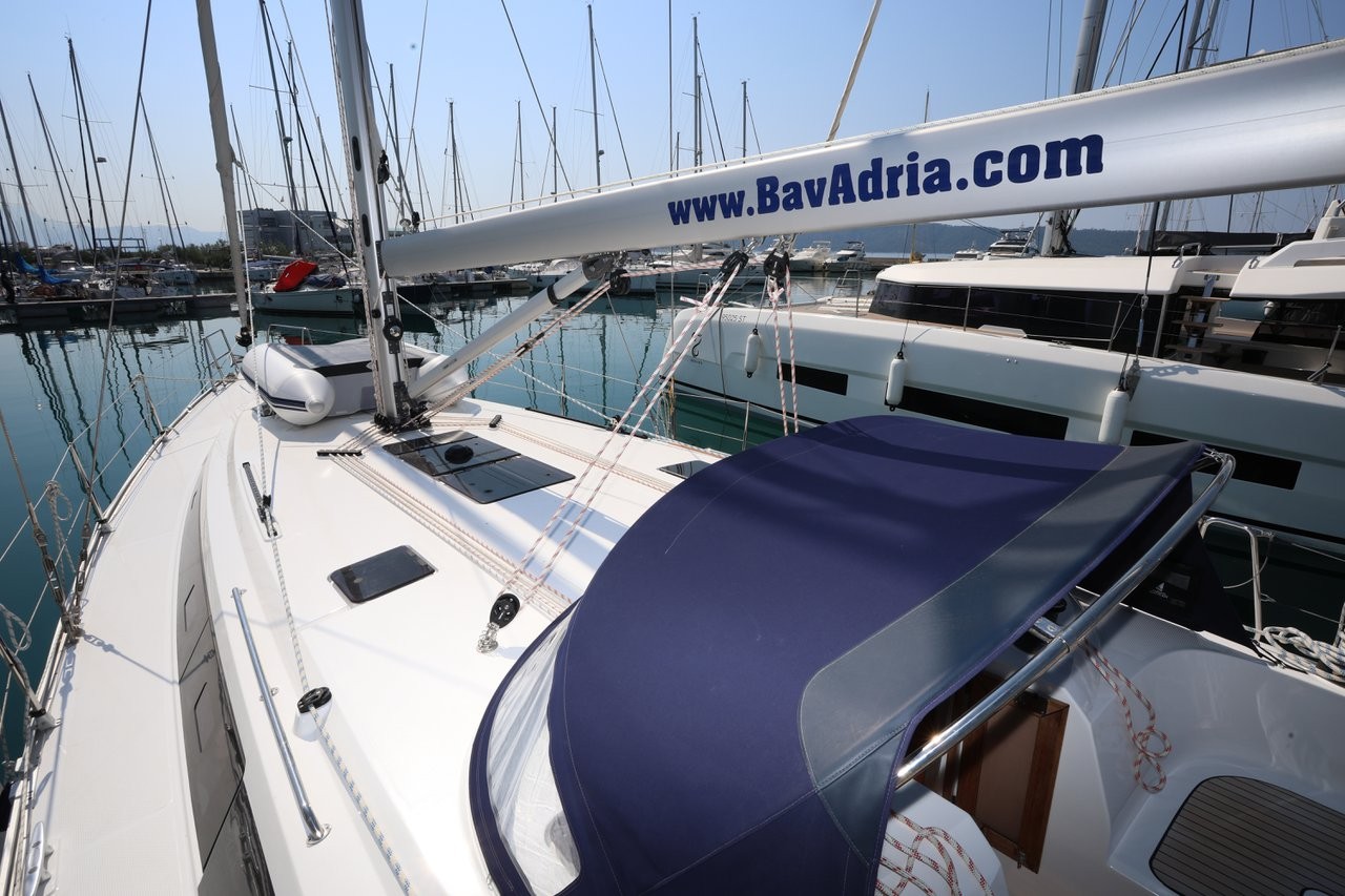 Bavaria Cruiser 46, Blaca | Yacht Charter Croatia