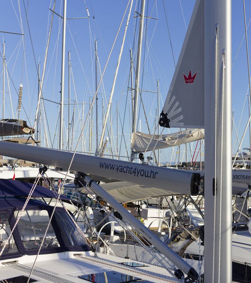 Bavaria Cruiser 46, Val | Yacht Charter Croatia