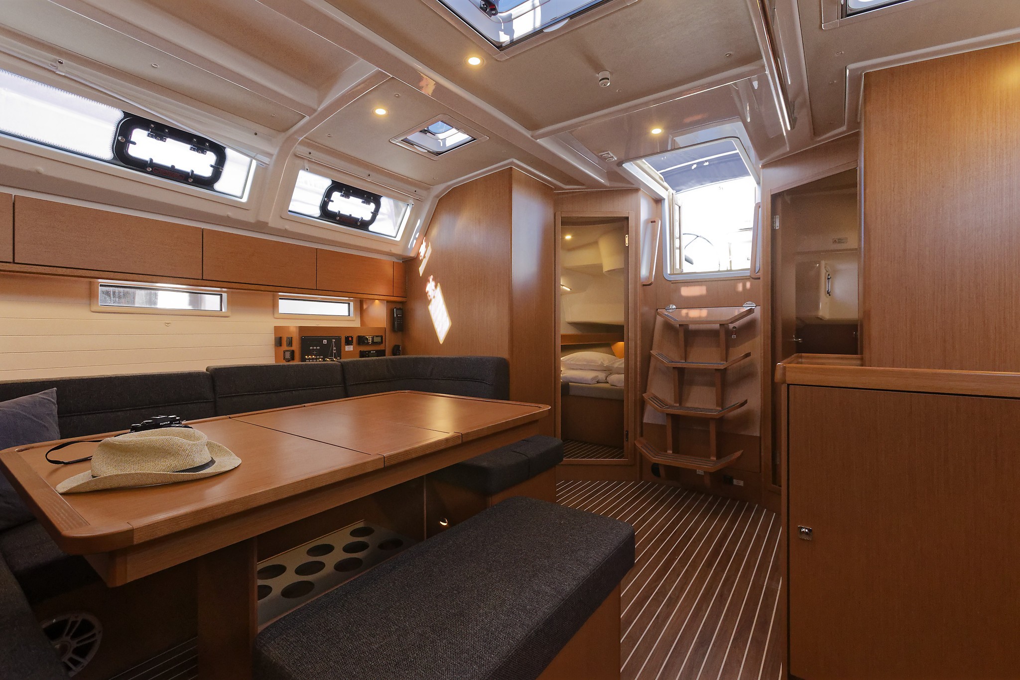 Bavaria Cruiser 46, Val | Yacht Charter Croatia