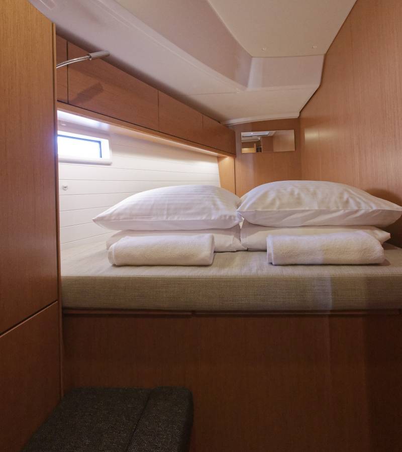 Bavaria Cruiser 46, Val | Yacht Charter Croatia