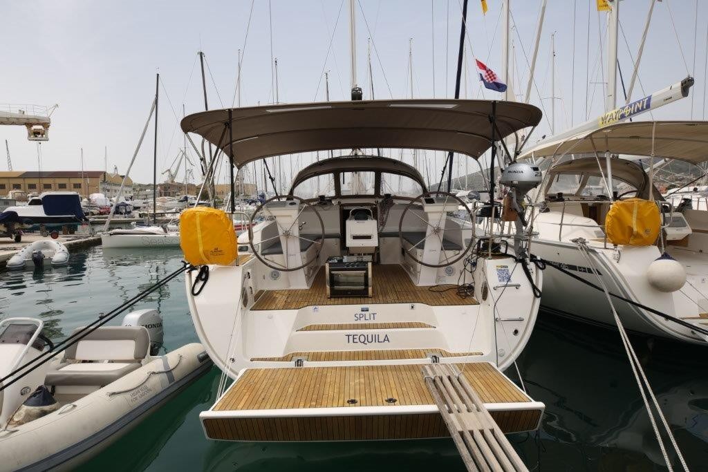 Bavaria Cruiser 46, Tequila | Yacht Charter Croatia
