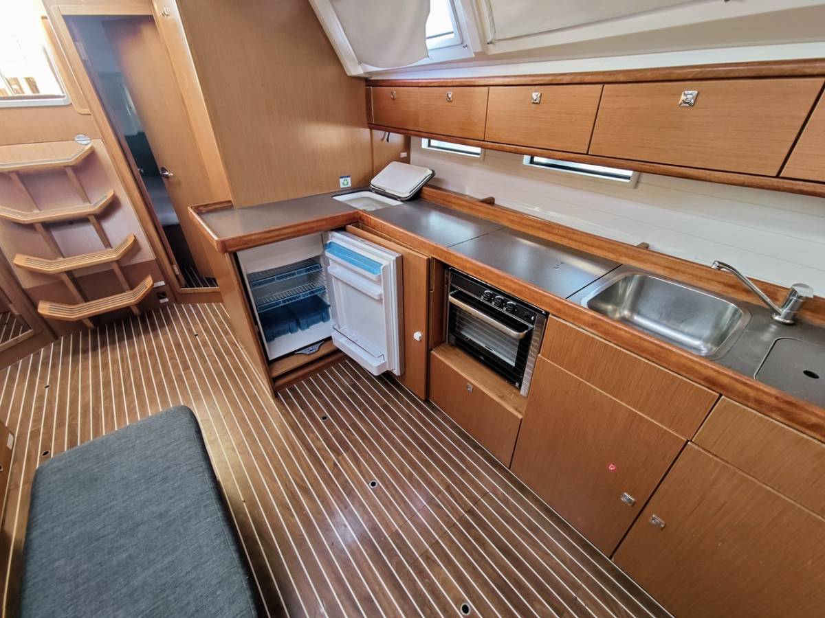 Bavaria Cruiser 46, Hugo | Yacht Charter Croatia