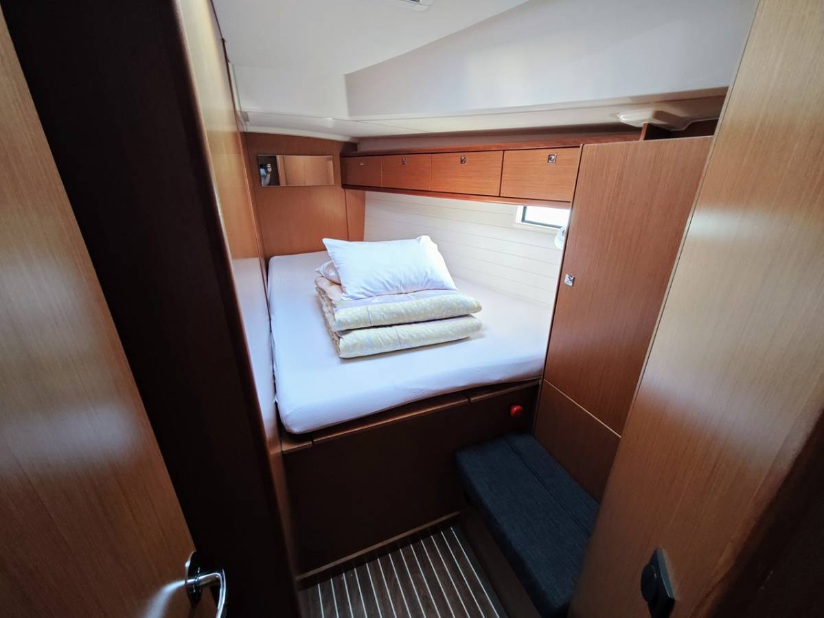Bavaria Cruiser 46, Hugo | Yacht Charter Croatia