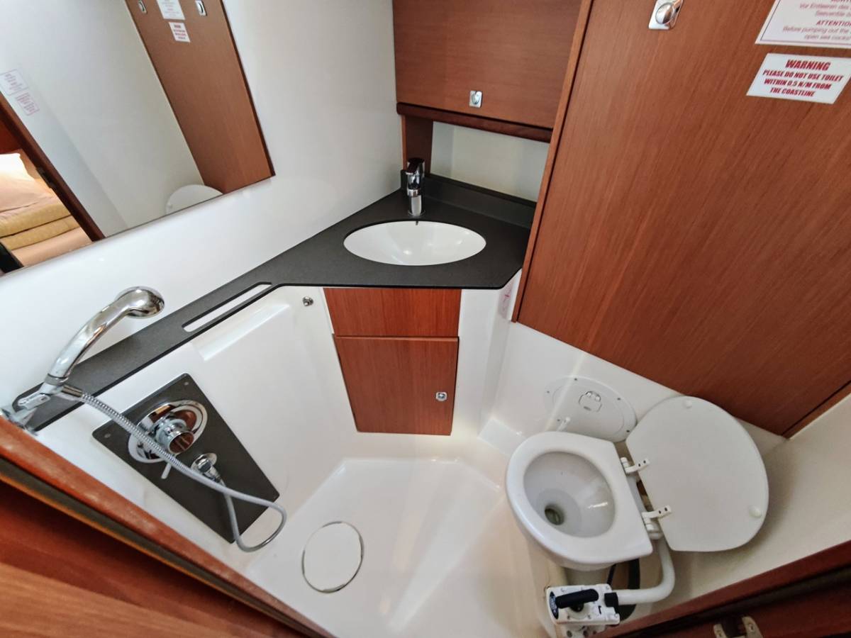 Bavaria Cruiser 46, Hugo | Yacht Charter Croatia