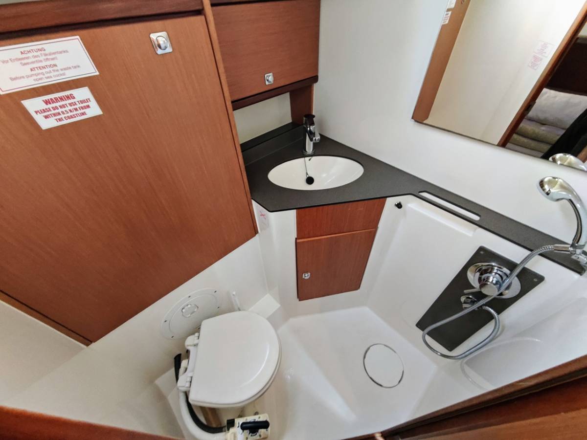 Bavaria Cruiser 46, Hugo | Yacht Charter Croatia