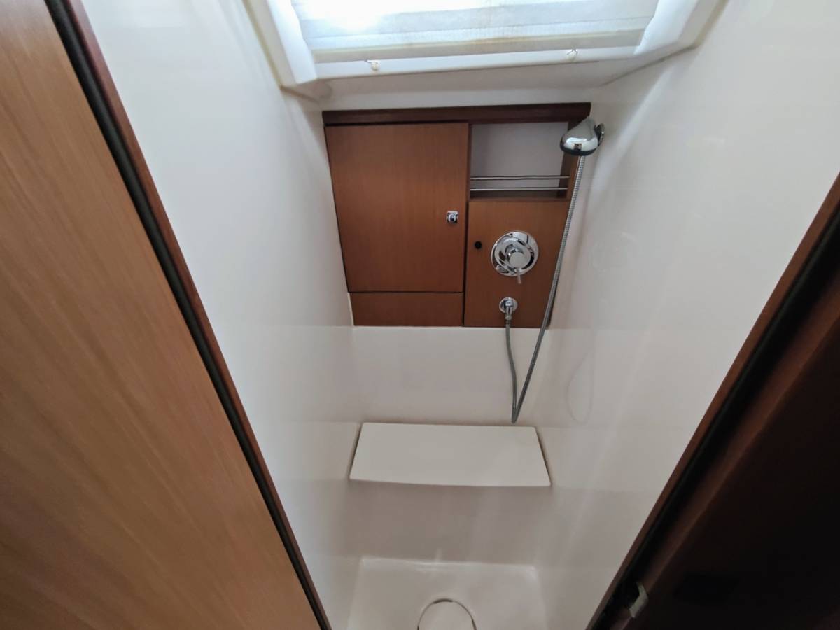 Bavaria Cruiser 46, Hugo | Yacht Charter Croatia