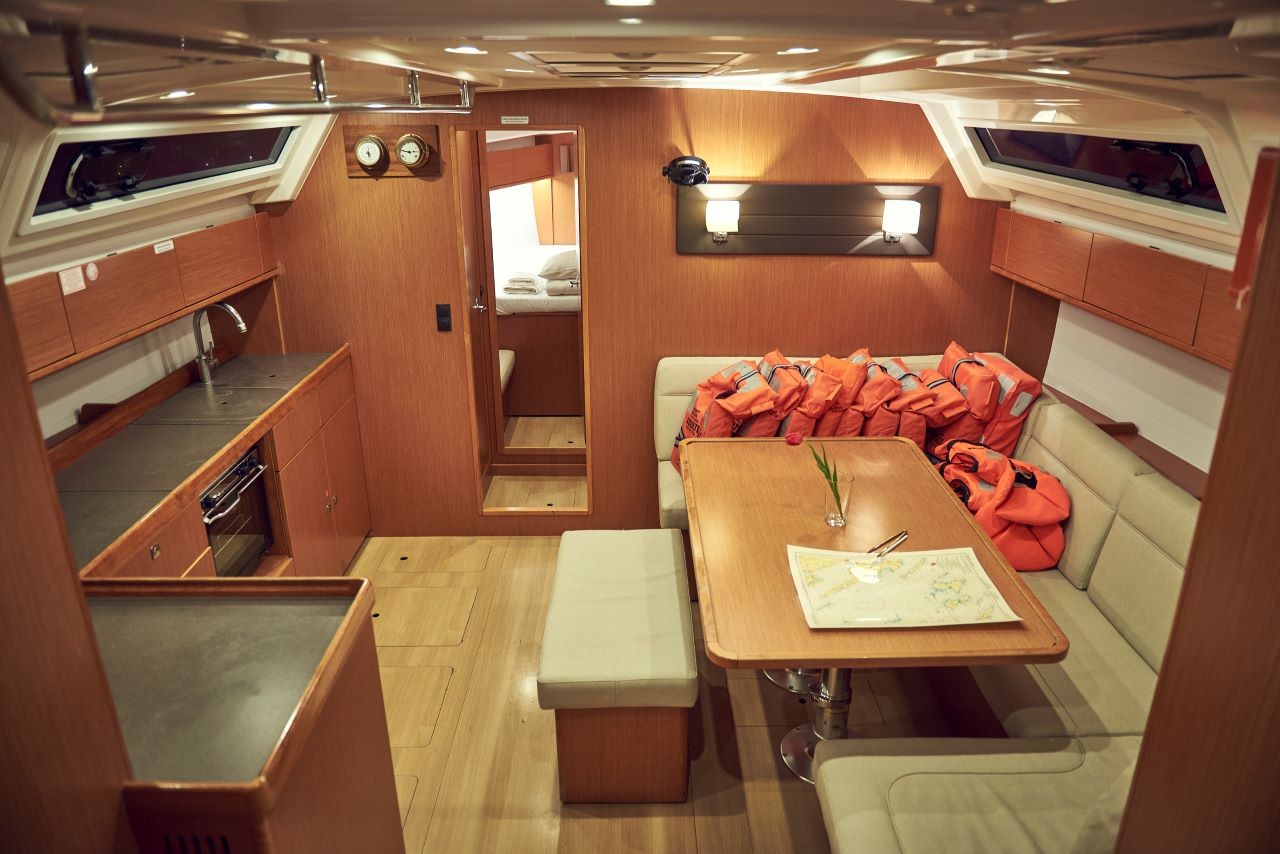 Bavaria Cruiser 46, Natti | Yacht Charter Croatia