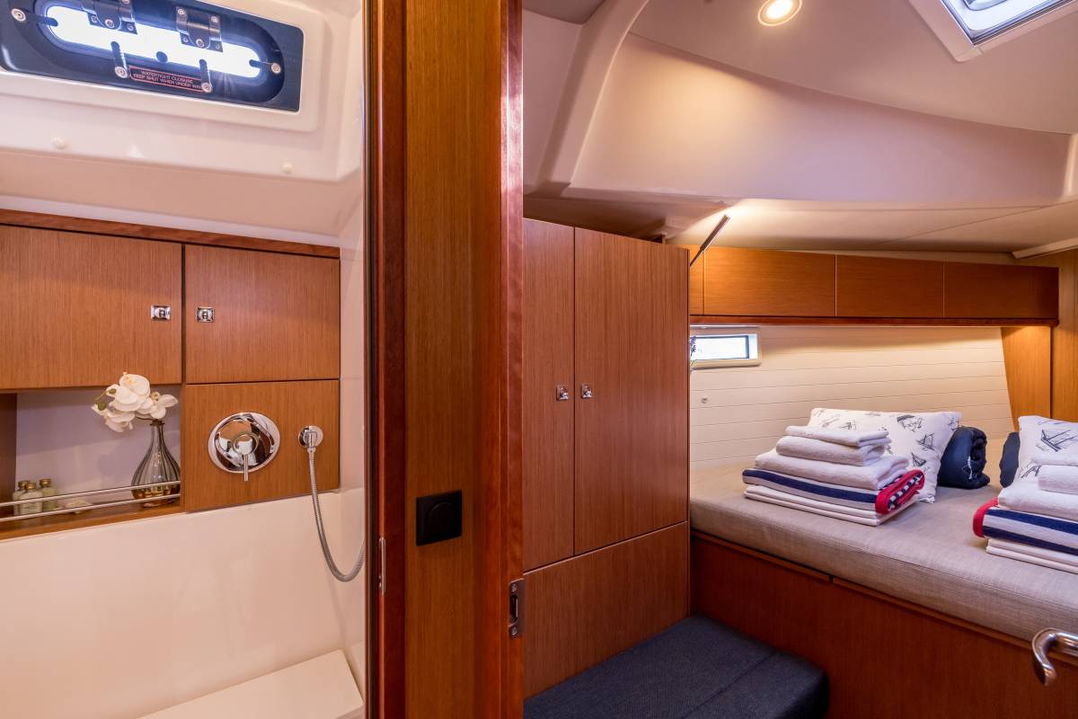 Bavaria Cruiser 46, Sea Sparkle | Yacht Charter Croatia