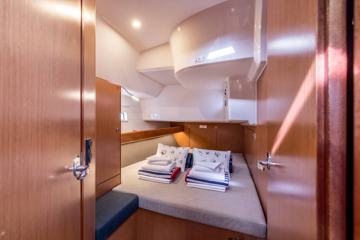 Bavaria Cruiser 46, Sea Sparkle | Yacht Charter Croatia