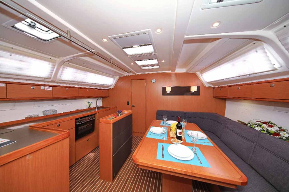 Bavaria Cruiser 46, Attalya 2 | Yacht Charter Croatia