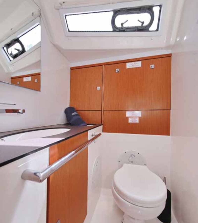 Bavaria Cruiser 46, Attalya 2 | Yacht Charter Croatia