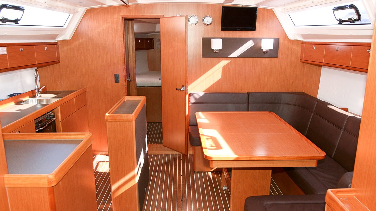 Bavaria Cruiser 46, Beef | Yacht Charter Croatia