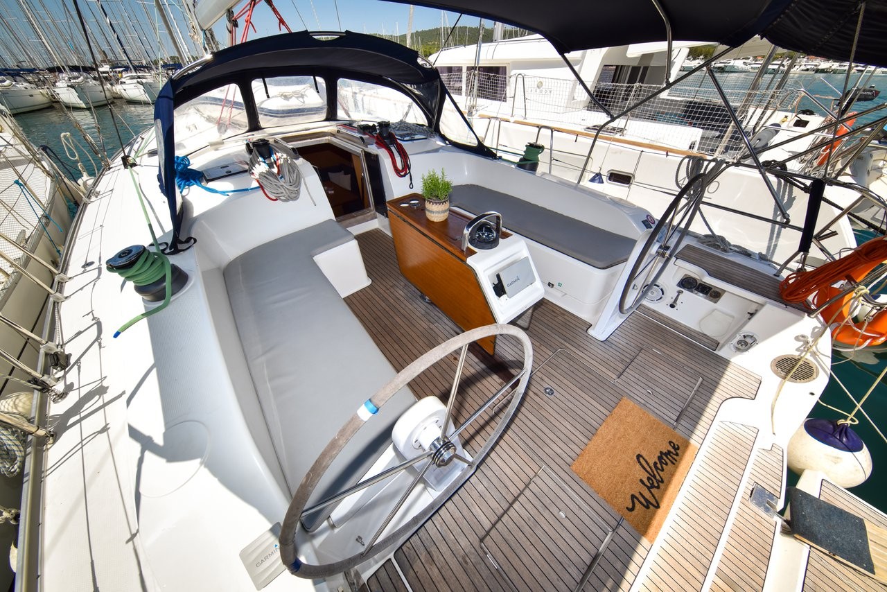 Bavaria Cruiser 51, Yolo | Yacht Charter Croatia
