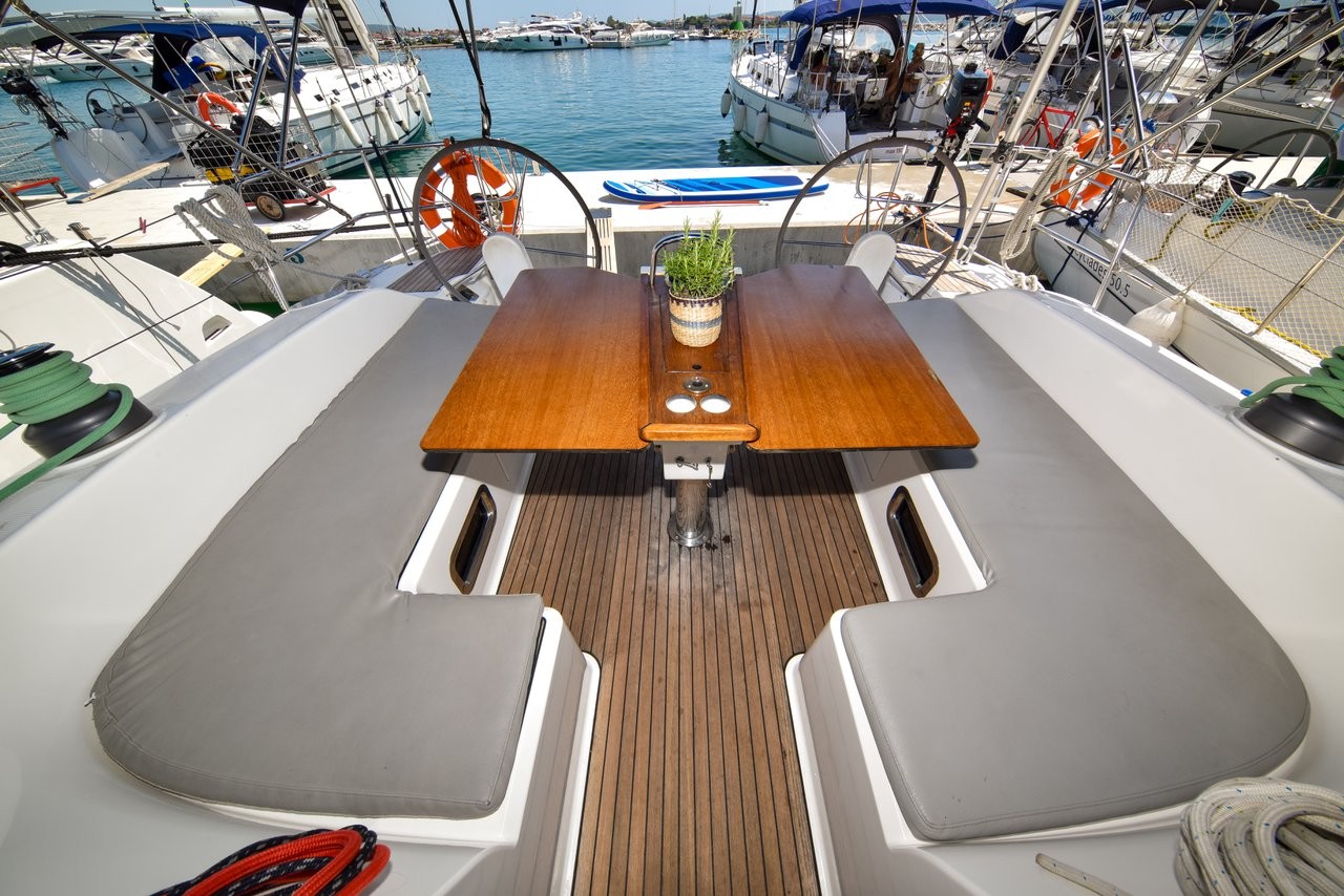 Bavaria Cruiser 51, Yolo | Yacht Charter Croatia