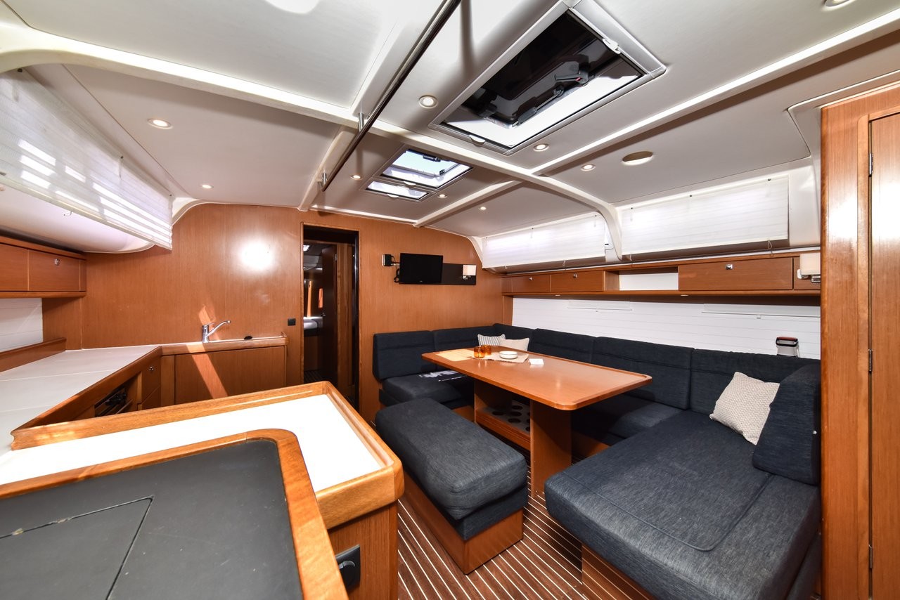 Bavaria Cruiser 51, Yolo | Yacht Charter Croatia