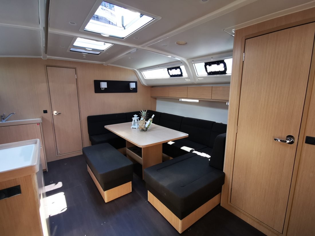 Bavaria Cruiser 51, Marie | Yacht Charter Croatia