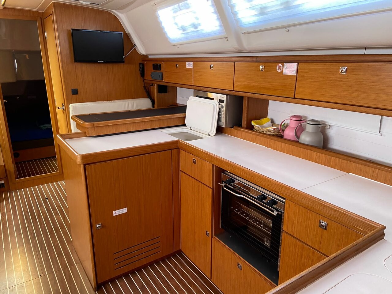 Bavaria Cruiser 51, Locura | Yacht Charter Croatia