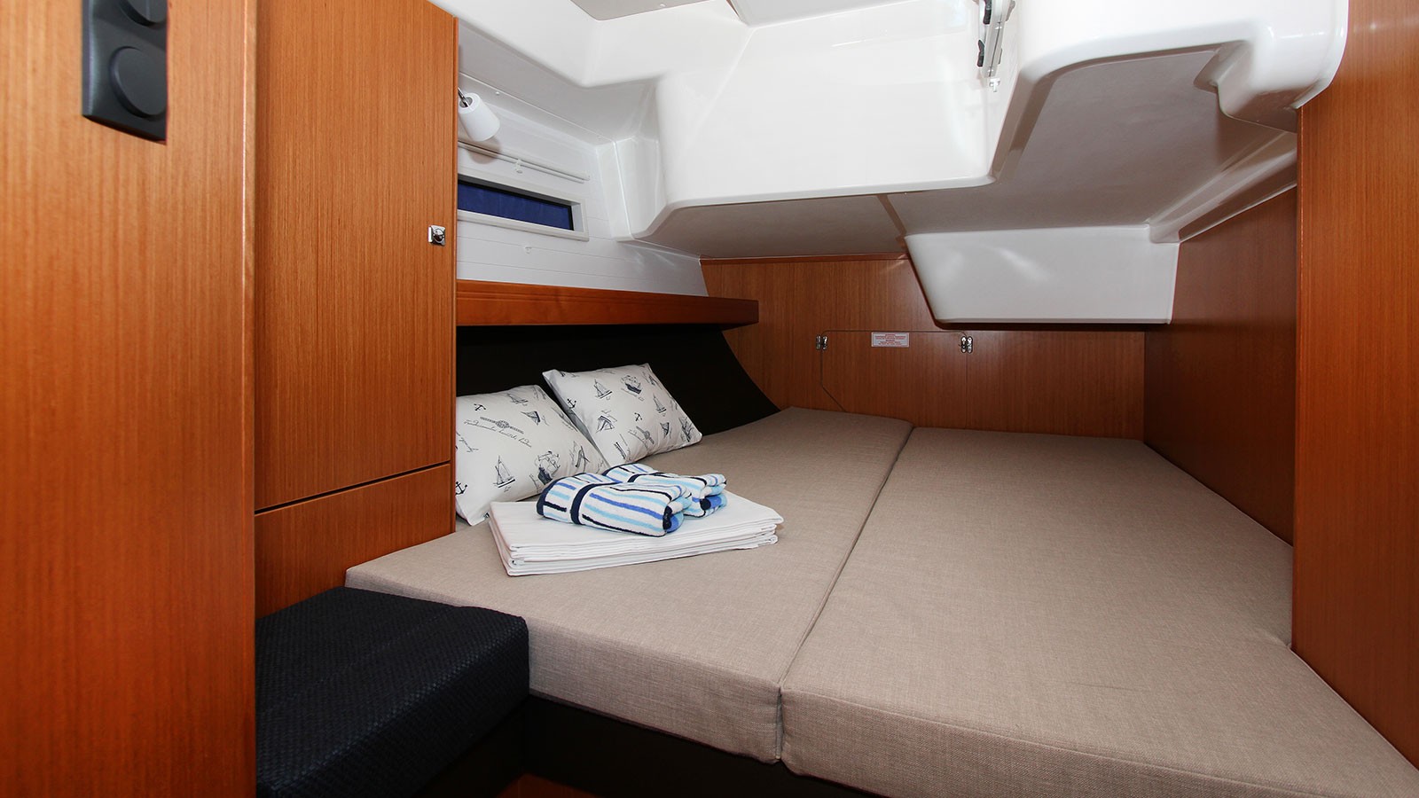 Bavaria Cruiser 51, Vela Tonka | Yacht Charter Croatia