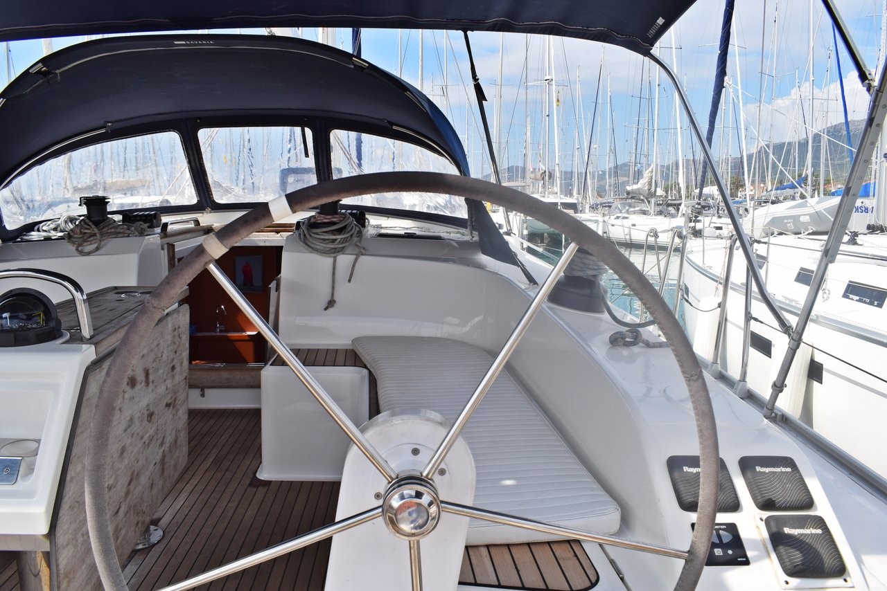 Bavaria Cruiser 51, Podkamenica | Yacht Charter Croatia