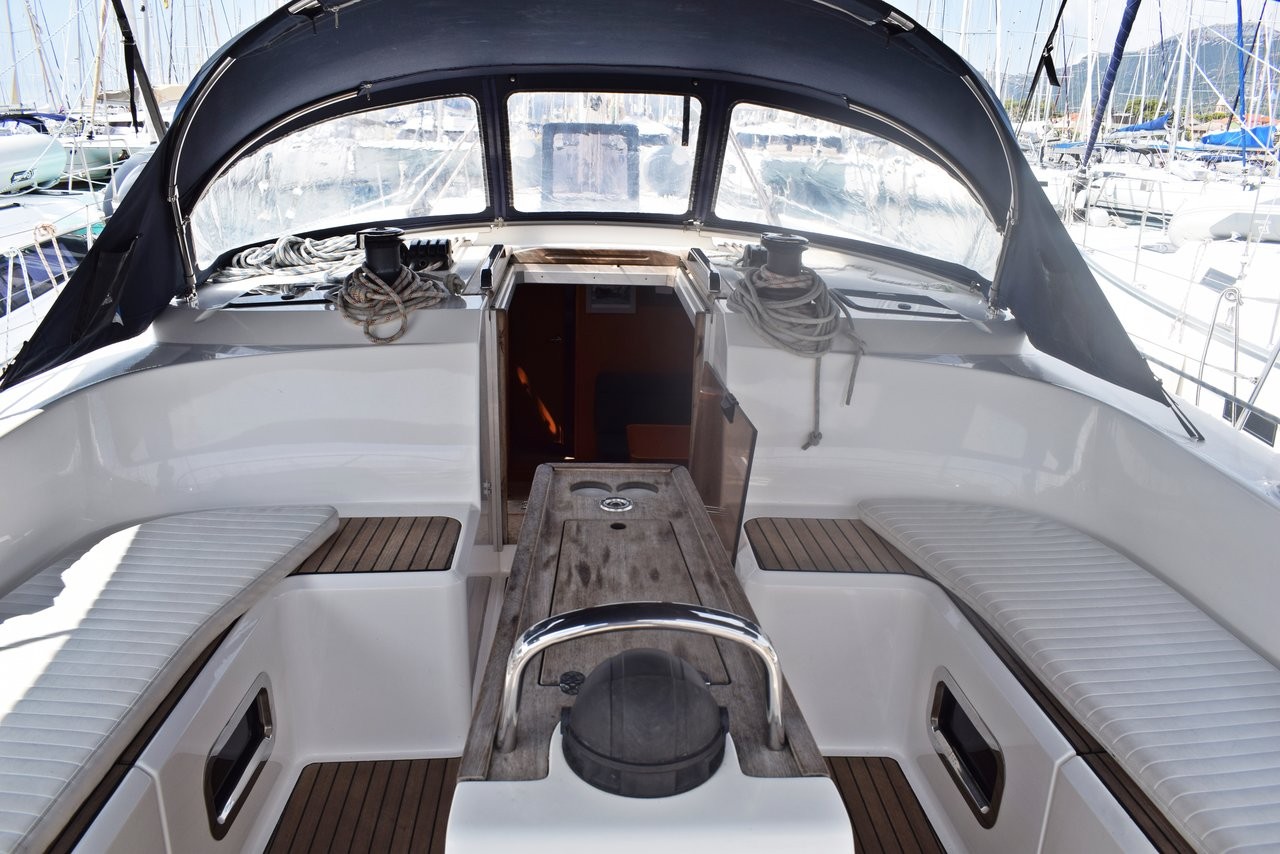 Bavaria Cruiser 51, Podkamenica | Yacht Charter Croatia