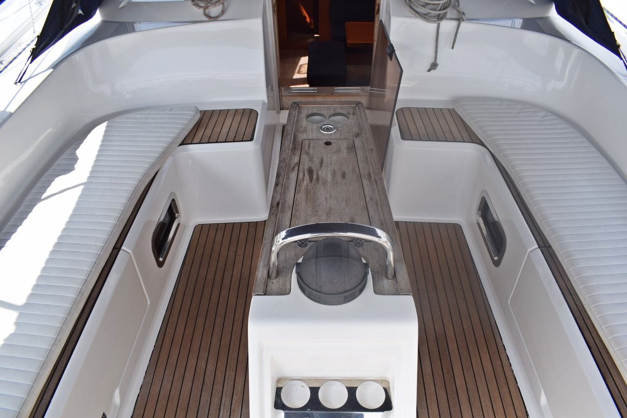 Bavaria Cruiser 51, Podkamenica | Yacht Charter Croatia