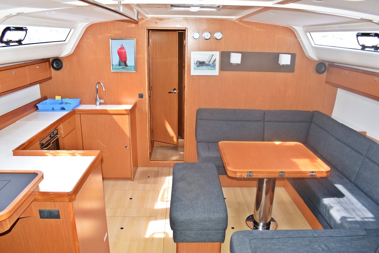 Bavaria Cruiser 51, Podkamenica | Yacht Charter Croatia
