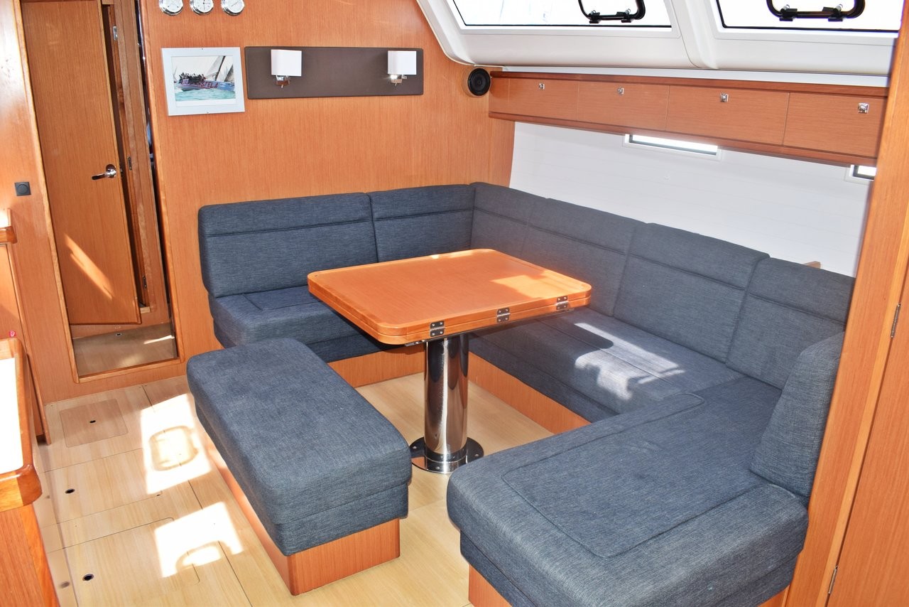 Bavaria Cruiser 51, Podkamenica | Yacht Charter Croatia