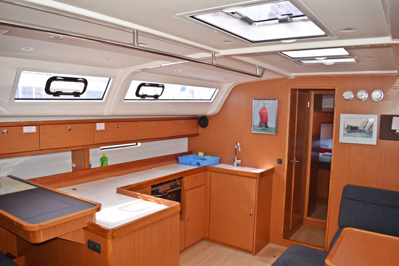 Bavaria Cruiser 51, Podkamenica | Yacht Charter Croatia