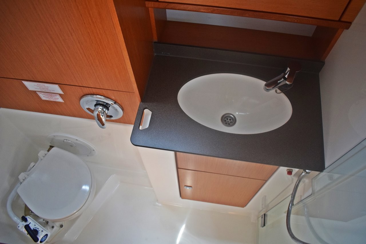 Bavaria Cruiser 51, Podkamenica | Yacht Charter Croatia