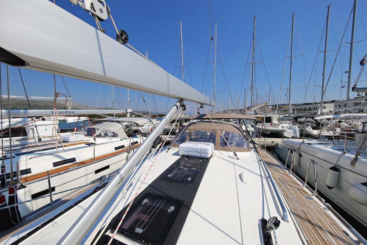 Bavaria Cruiser 56, El Karinjo | Yacht Charter Croatia