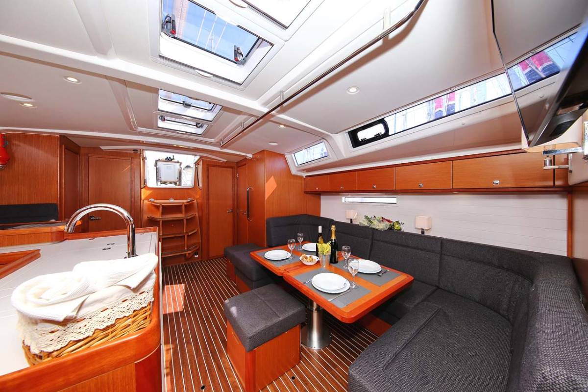 Bavaria Cruiser 56, El Karinjo | Yacht Charter Croatia