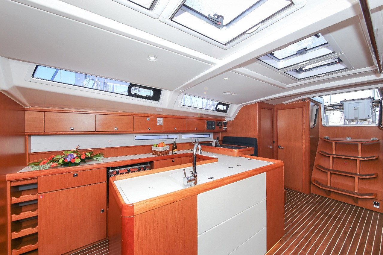 Bavaria Cruiser 56, Domo | Yacht Charter Croatia