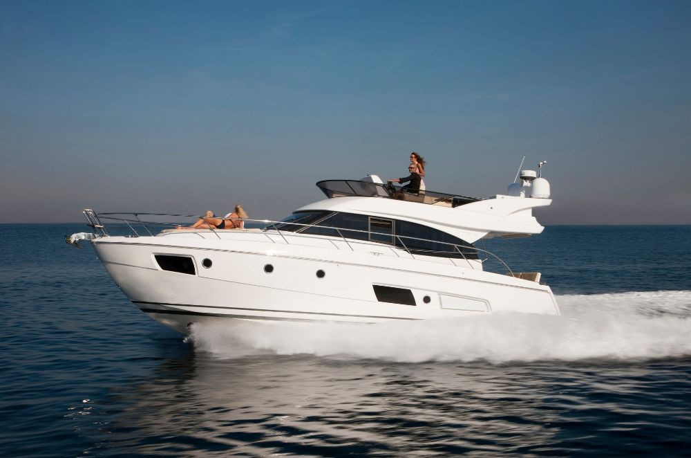 Bavaria Virtess 420, Lana | Yacht Charter Croatia