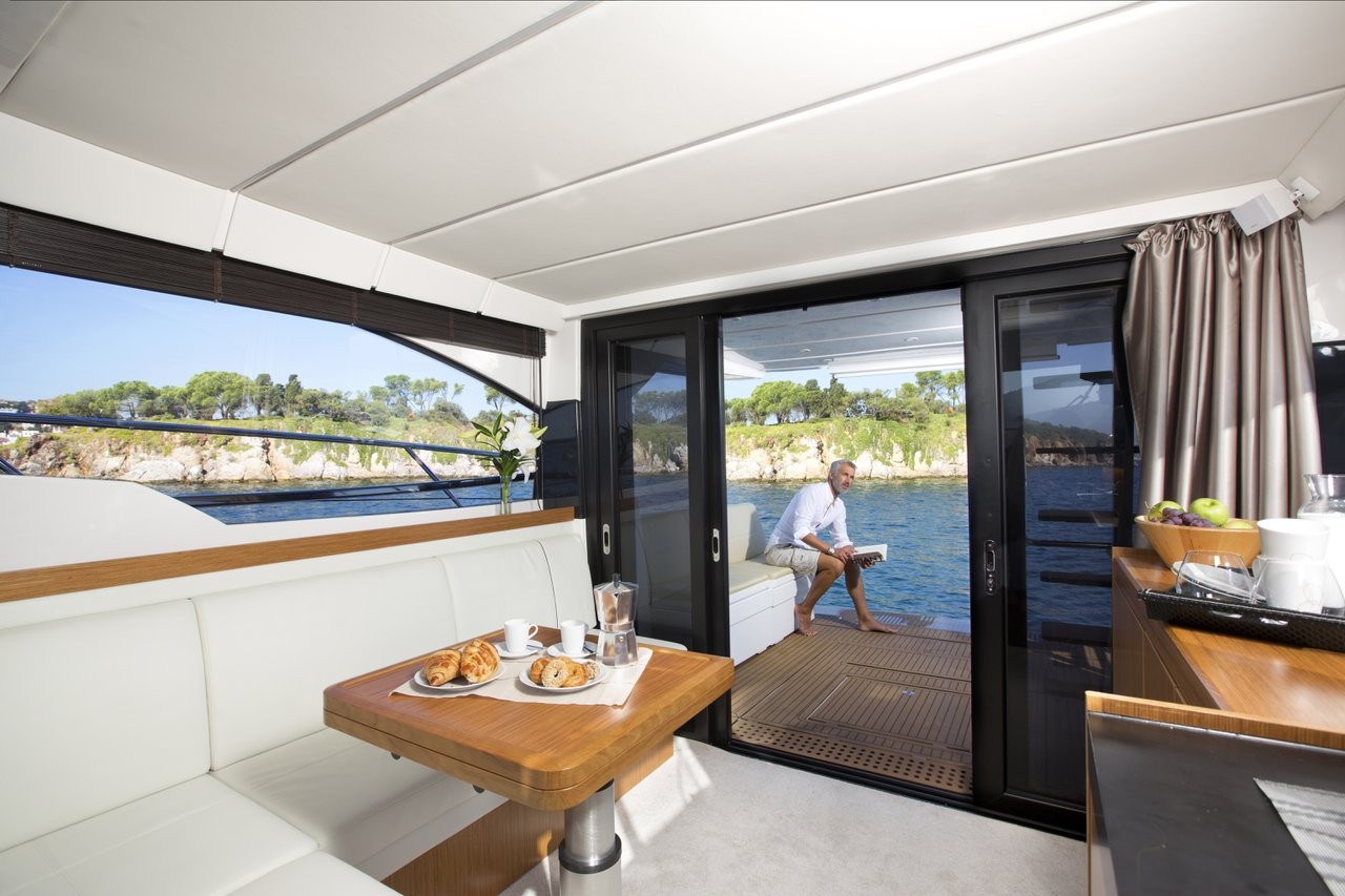 Bavaria Virtess 420, Lana | Yacht Charter Croatia