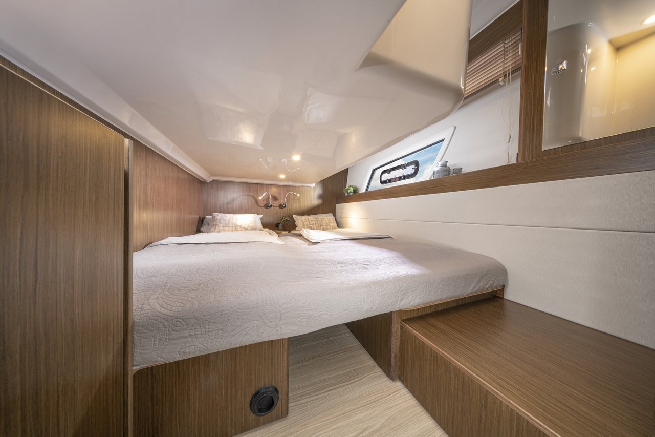 Bavaria Virtess 420, Lana | Yacht Charter Croatia