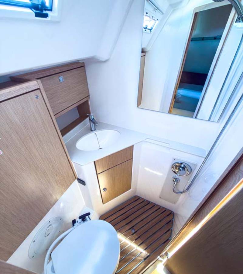 Bavaria Voyager 45, Aniara | Yacht Charter Croatia