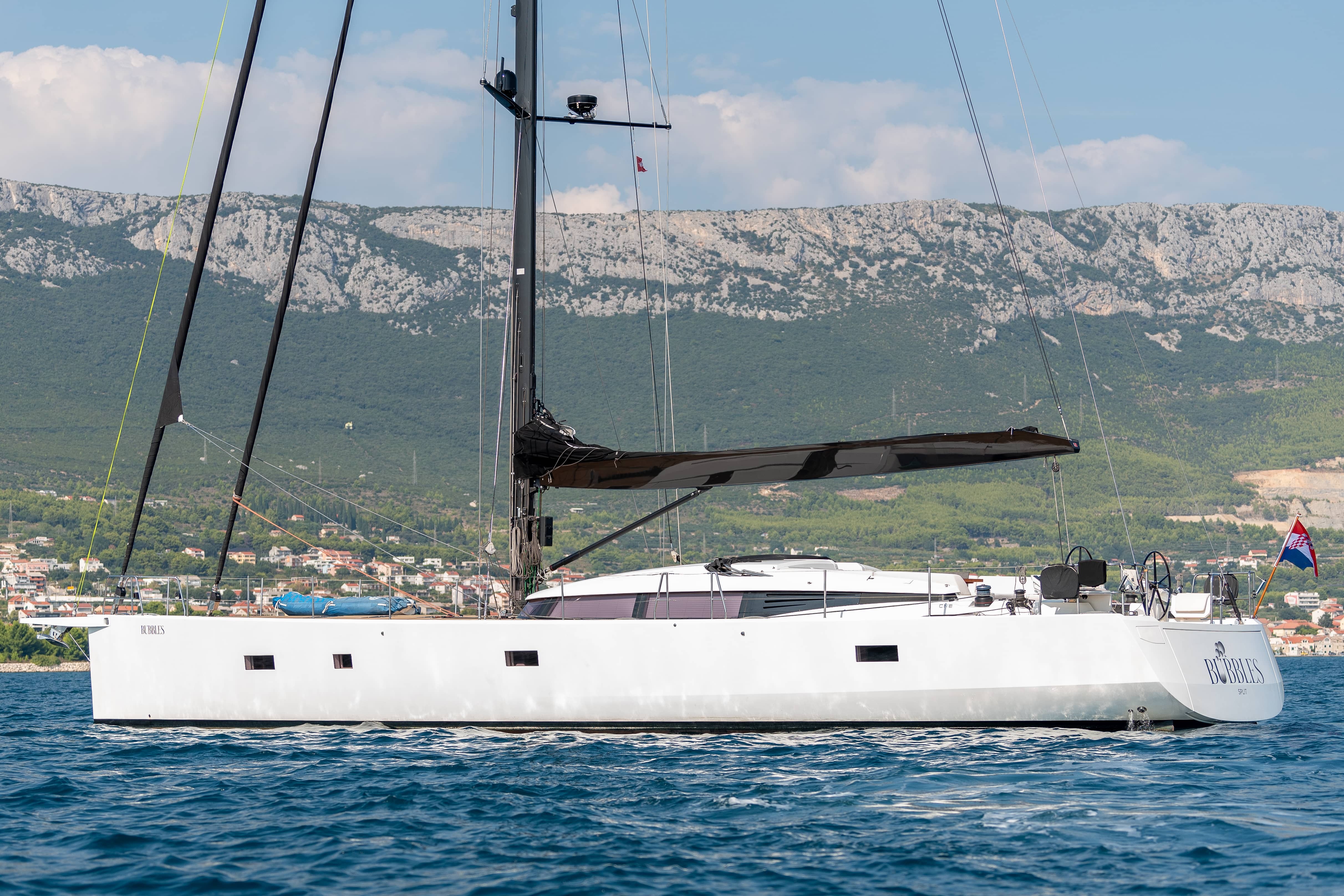 CNB 76, Bubbles | Noleggio di Yacht Croazia