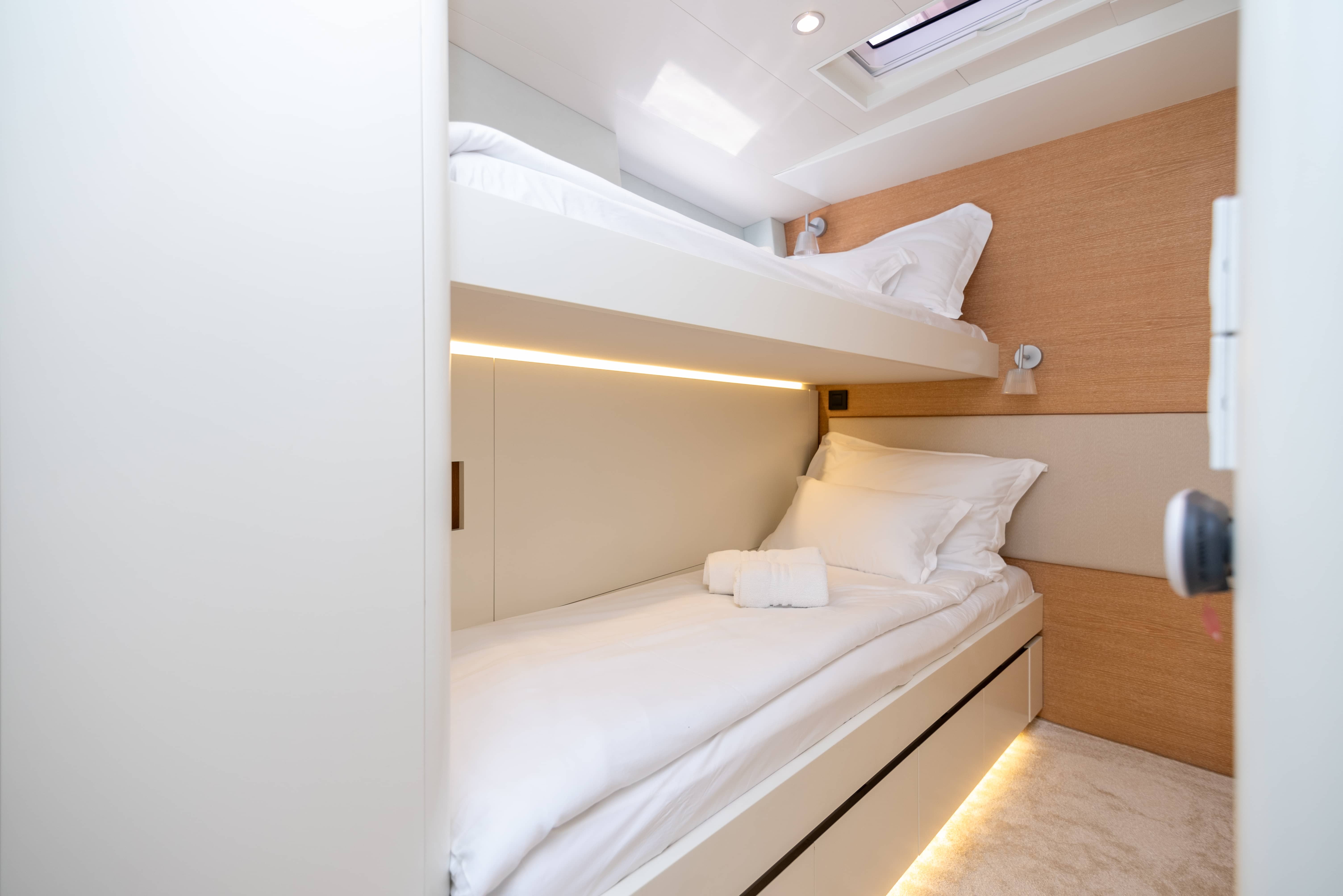 CNB 76, Bubbles | Noleggio di Yacht Croazia
