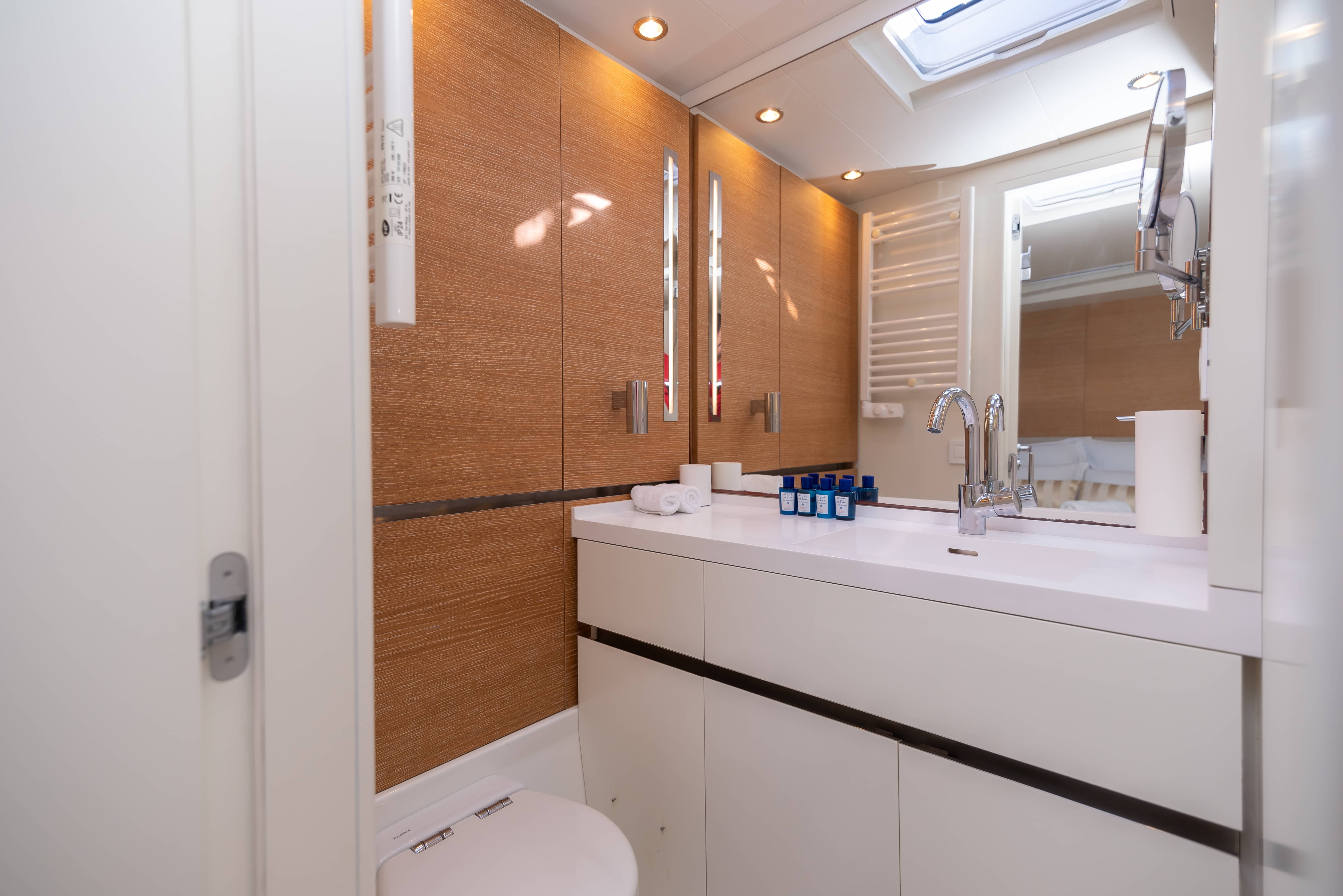 CNB 76, Bubbles | Noleggio di Yacht Croazia