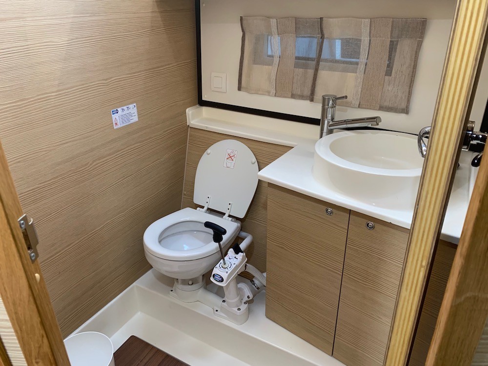 D&D Kufner 50, Rosso | Yacht Charter Croatia