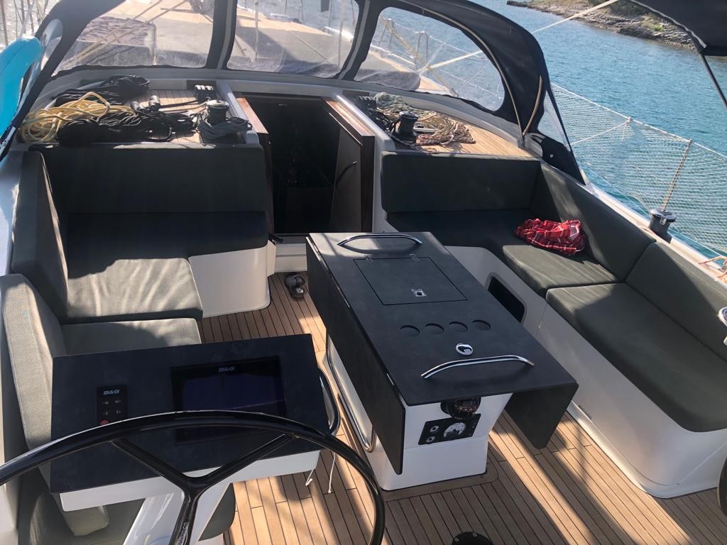 D&D Kufner 50, Bianco | Yacht Charter Croatia