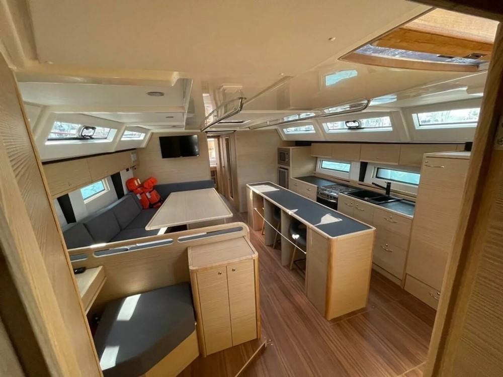 D&D Kufner 50, Bianco | Yacht Charter Croatia