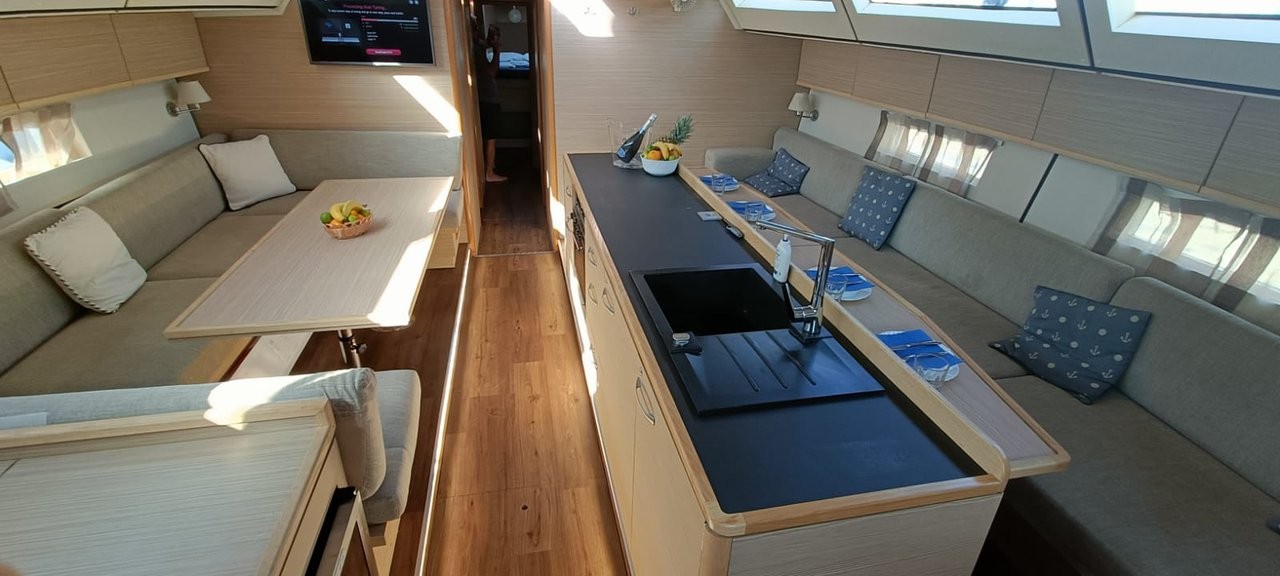 D&D Kufner 54.2, Rioja | Yacht Charter Croatia