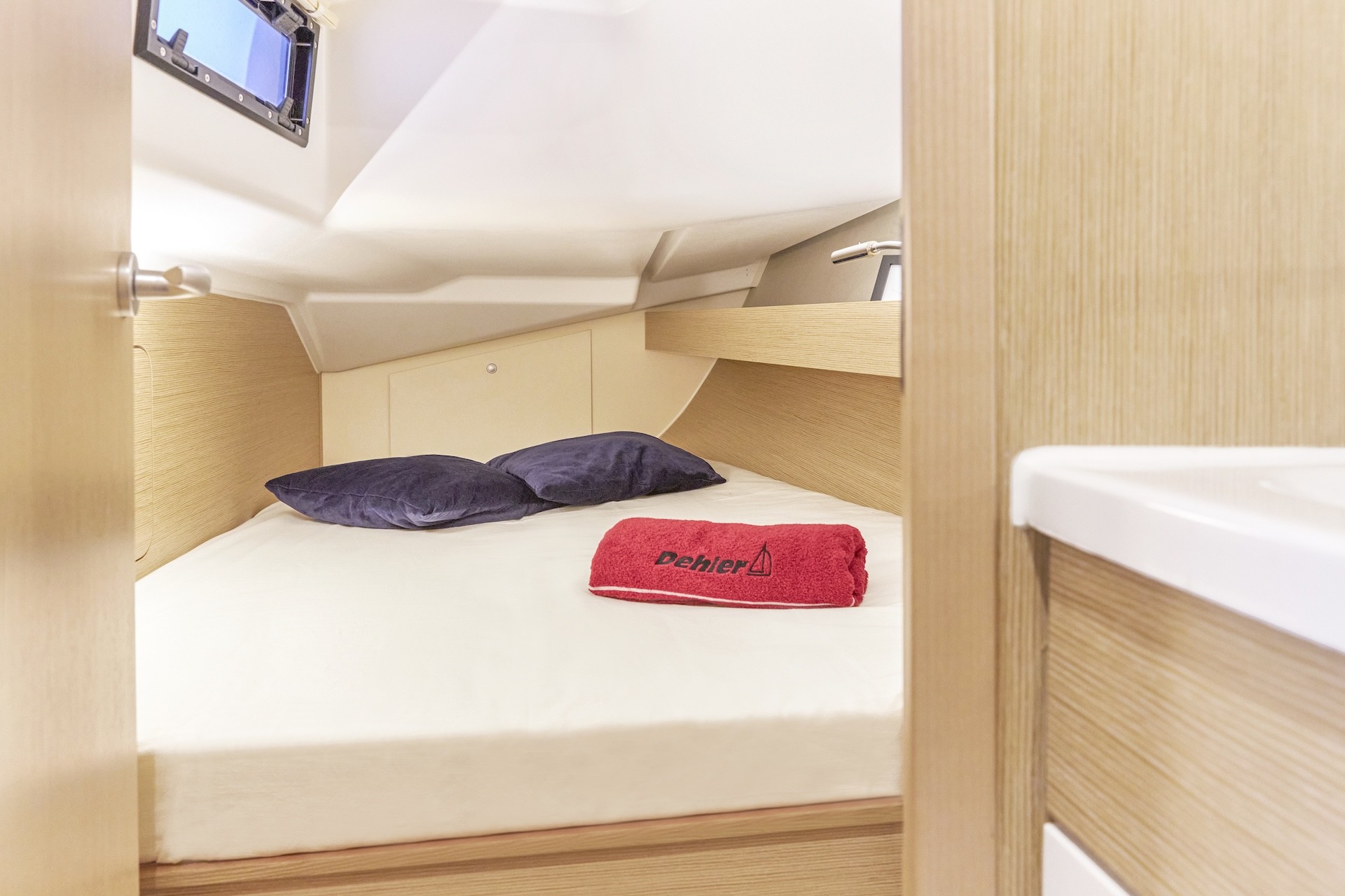 Dehler 38 SQ, Just B! | Yacht Charter Croatia