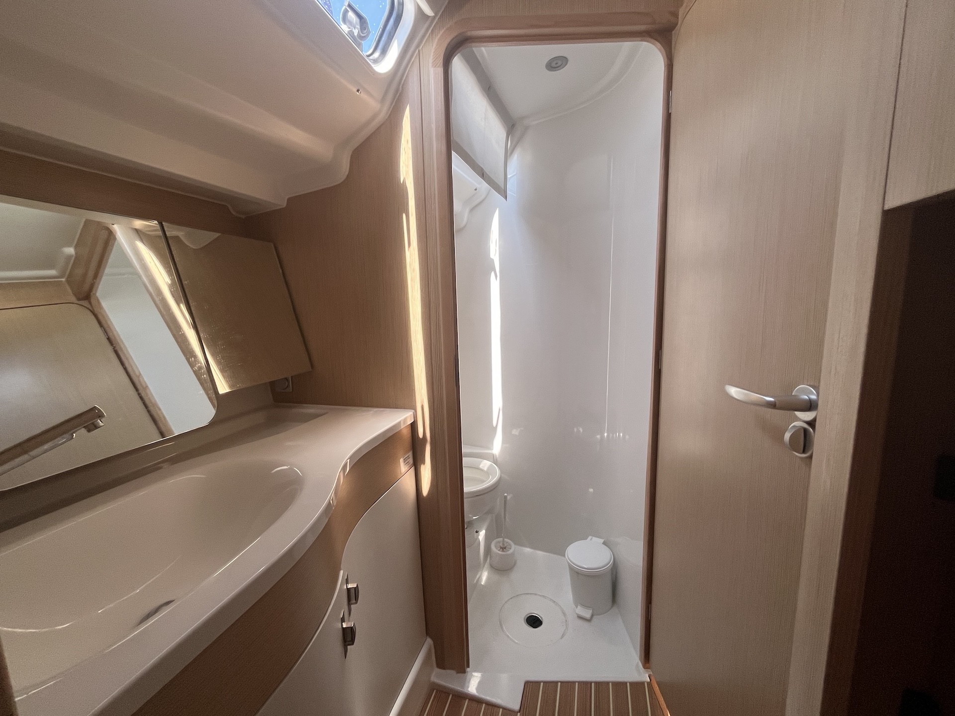 Dehler 38 SQ, Just B! | Yacht Charter Croatia