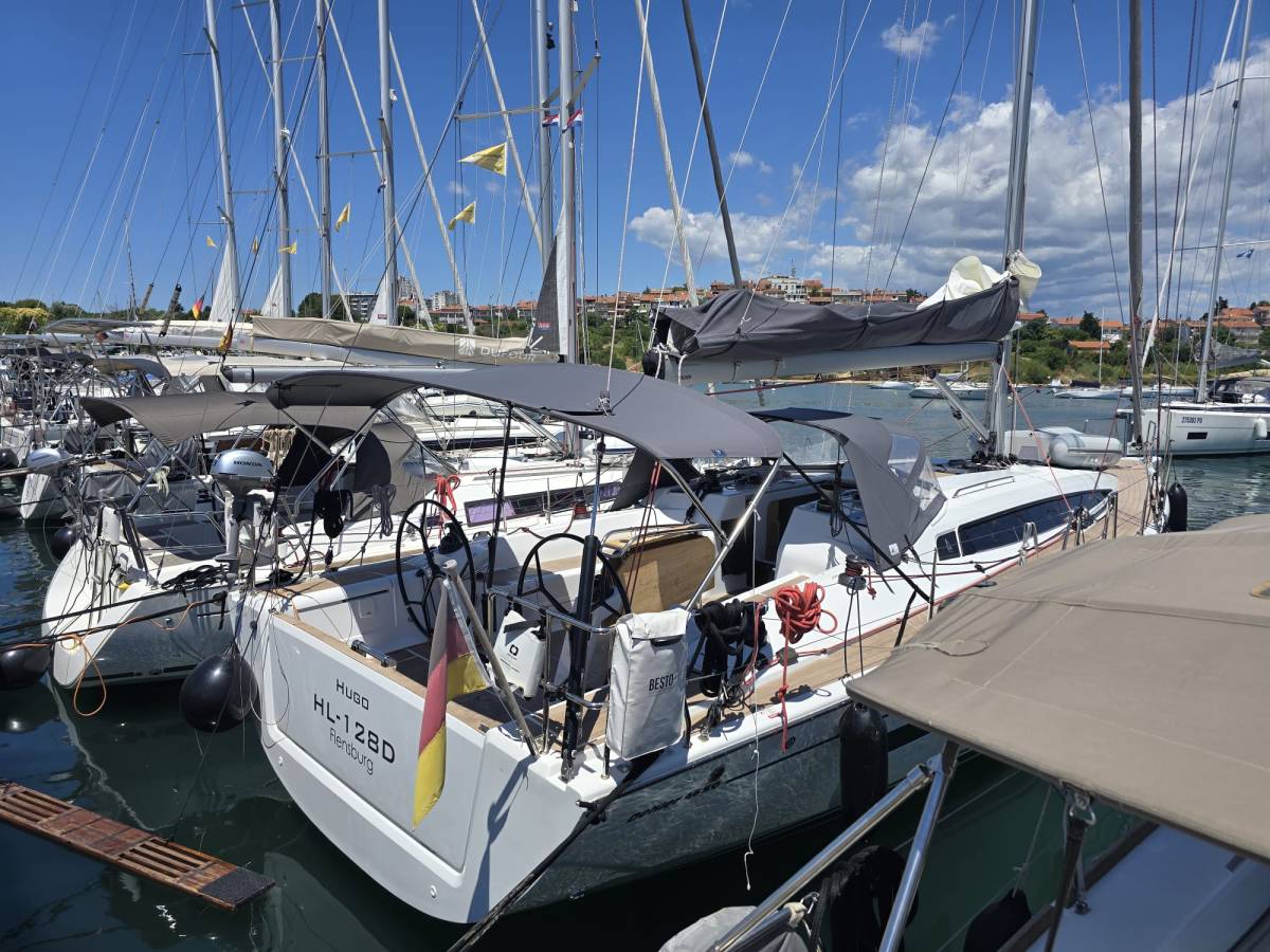 Dehler 46 SQ, Hugo | Noleggio di Yacht Croazia